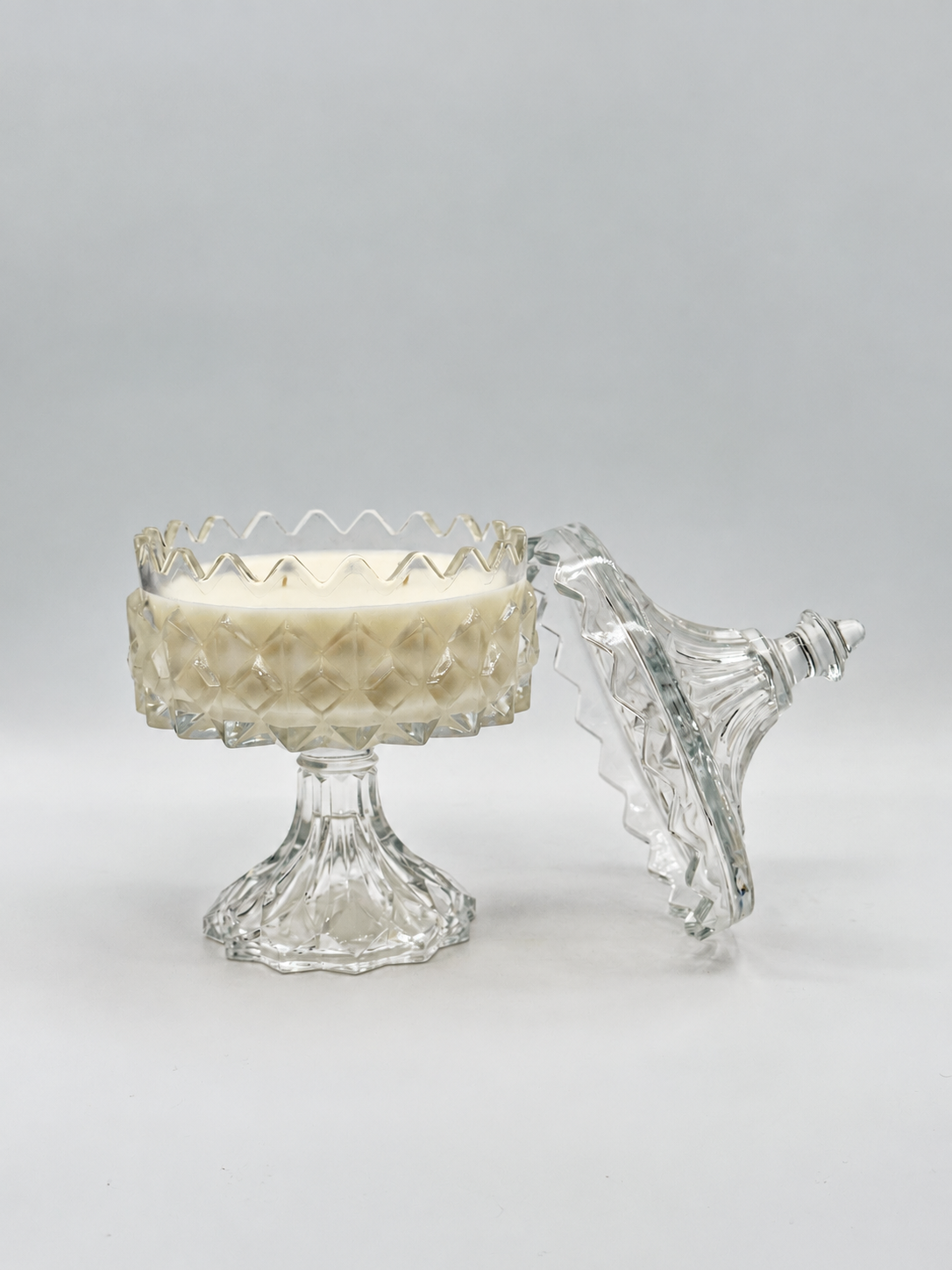 Filigree No. 6 - Diamond Point Covered Pedestal